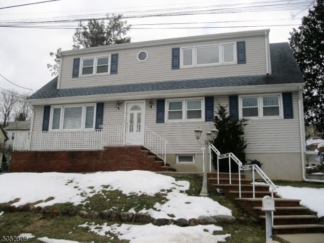 3 Sunset Dr in Woodland Park, NJ - Building Photo