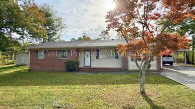 221 Antoinette Dr in Wilmington, NC - Foto de edificio - Building Photo