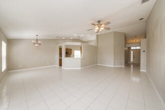 4505 Sanibel Way in Bradenton, FL - Building Photo - Building Photo