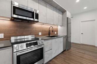 4315 S Congress Ave in Austin, TX - Building Photo - Building Photo