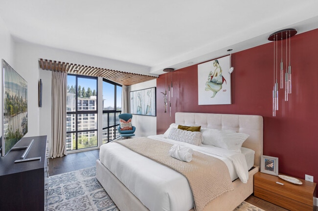 909 Burrard St in Vancouver, BC - Building Photo - Building Photo