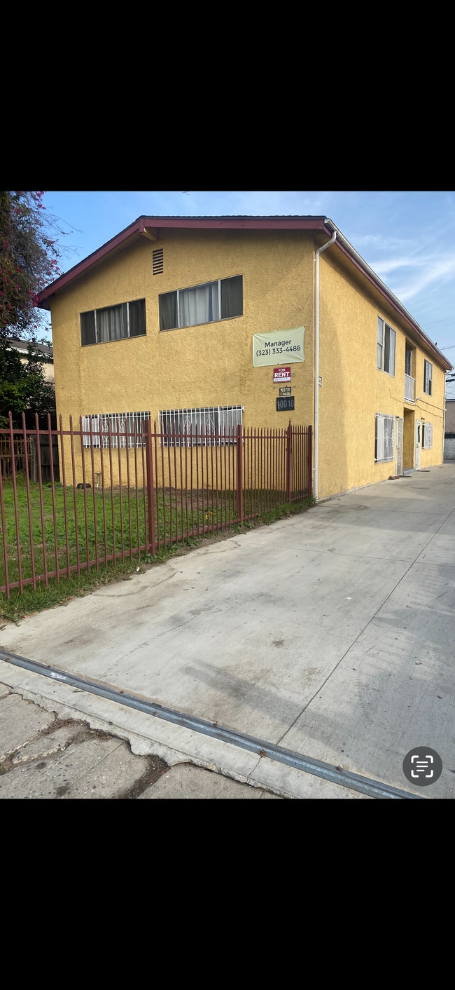 10010 Anzac Ave, Unit 4 in Los Angeles, CA - Foto de edificio - Building Photo