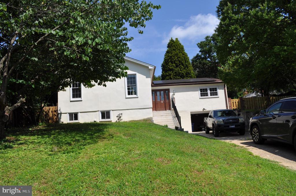 4302 Locust Ln in Bethesda, MD - Building Photo