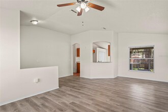 11829 Kestrel Dr in New Port Richey, FL - Building Photo - Building Photo