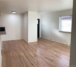 2463 S Corona St in Denver, CO - Foto de edificio - Building Photo