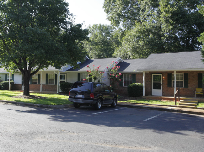 Greentree Village in Greenville, GA - Foto de edificio - Building Photo