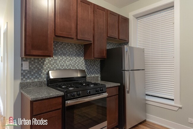 644 W Oakdale Ave, Unit A04C in Chicago, IL - Building Photo - Building Photo