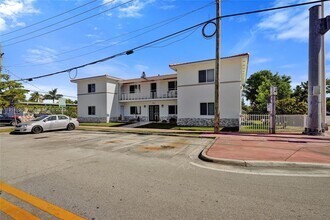 7115 Rue Granville in Miami Beach, FL - Building Photo - Building Photo