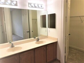 690 Pacific Grove Dr in West Palm Beach, FL - Building Photo - Building Photo