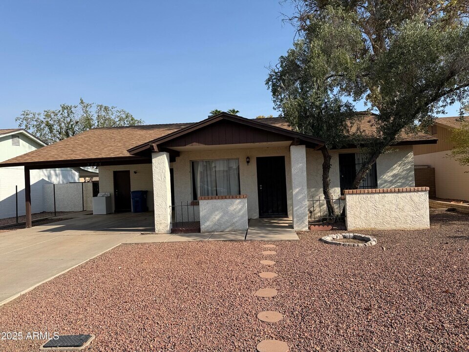 2105 E Colgate Dr in Tempe, AZ - Building Photo