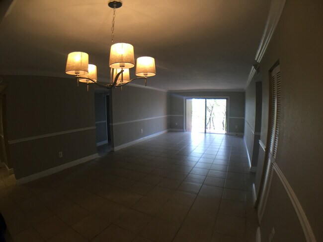 9441-944176 SW 76th St in Miami, FL - Building Photo - Building Photo