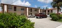 3400 Riverside Dr in Coral Springs, FL - Foto de edificio - Building Photo