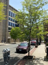 1150 Chapel St, Unit Studio in New Haven, CT - Building Photo - Building Photo