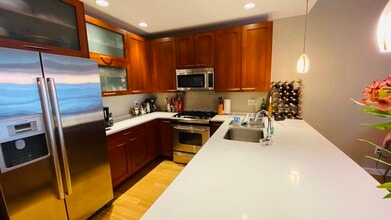 150 Dorchester Ave, Unit 504 in Boston, MA - Building Photo - Building Photo