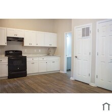 Room in Apartment on Stanton Rd SW in Atlanta, GA - Building Photo - Building Photo