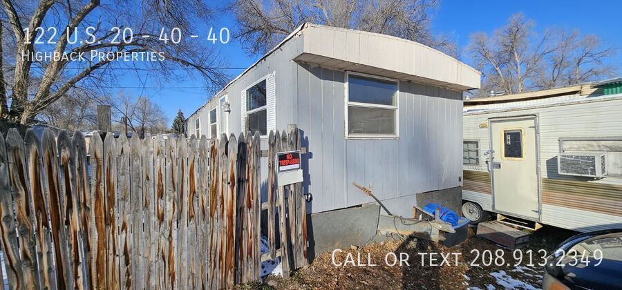 122 US-20 in Thermopolis, WY - Building Photo