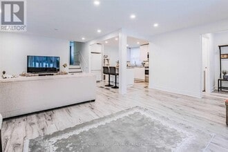 133 Orchard Heights Blvd in Aurora, ON - Building Photo - Building Photo