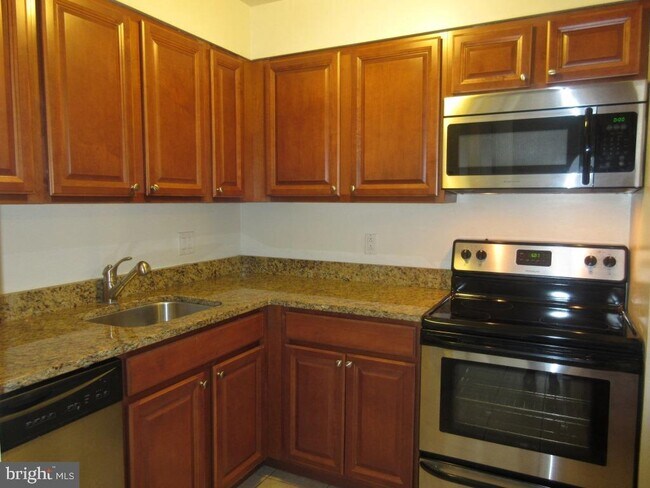 2028 Walnut St in Philadelphia, PA - Building Photo - Building Photo