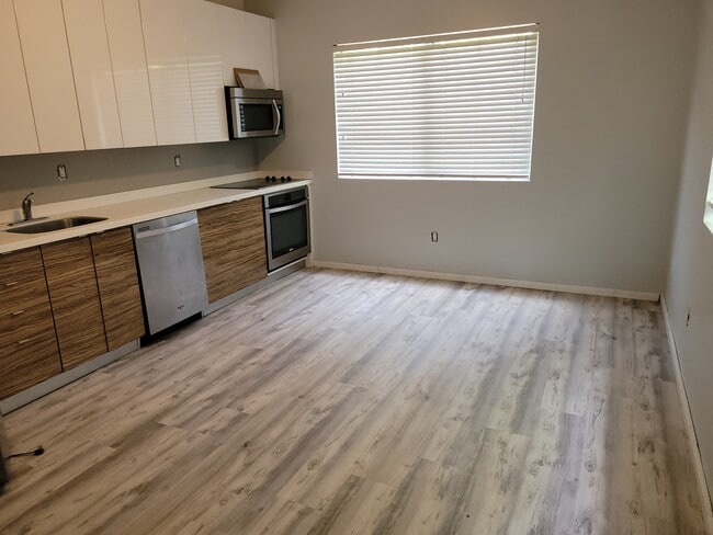 820 15th St, Unit 105 in Miami Beach, FL - Building Photo - Building Photo