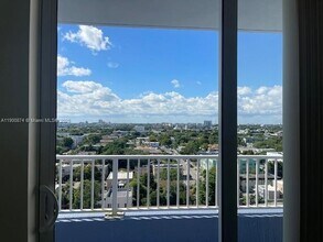 420 SW 12th Ave in Miami, FL - Building Photo - Building Photo