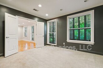 5427 Charlotte Dr in New Orleans, LA - Building Photo - Building Photo