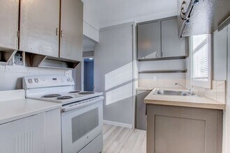 229 SE 97th Ave in Portland, OR - Building Photo - Building Photo
