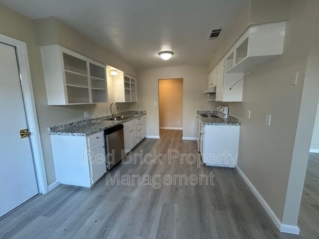 315 Donner Rd in Merced, CA - Building Photo - Building Photo