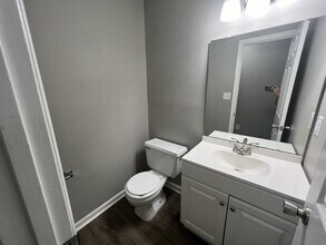 908 W Pine St in Hinesville, GA - Building Photo - Building Photo