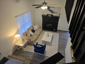 2059 Foxknoll Dr in Dayton, OH - Foto de edificio - Building Photo