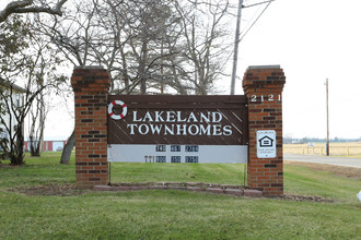 Lakeland Townhomes in Millersport, OH - Building Photo - Building Photo