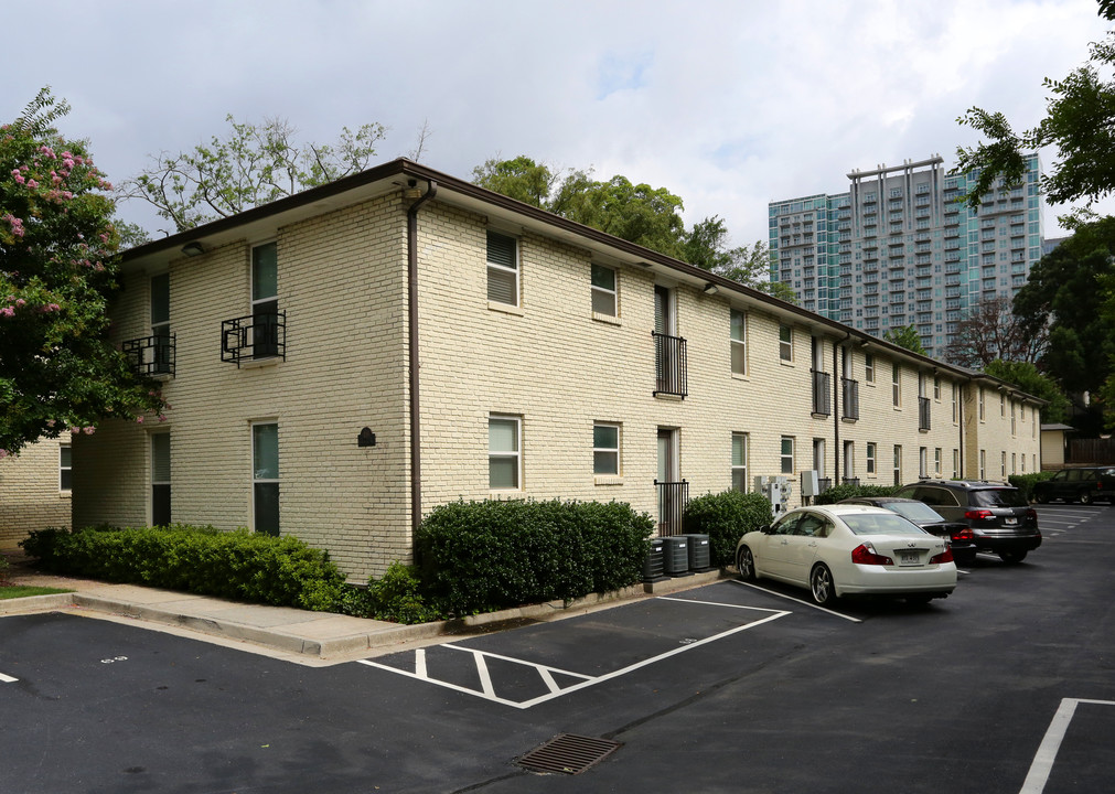 Gateway Courtyard in Atlanta, GA - Building Photo