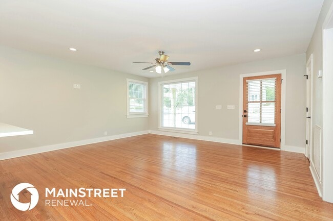 1523 Dugger Dr in Nashville, TN - Foto de edificio - Building Photo