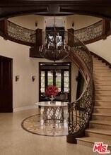 614 N Palm Dr in Beverly Hills, CA - Building Photo - Building Photo