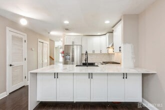 368 Rector St in Perth Amboy, NJ - Building Photo - Building Photo
