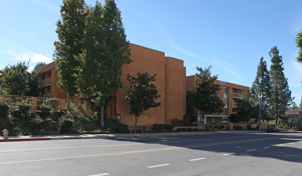 Villa San Marisol in Los Angeles, CA - Building Photo