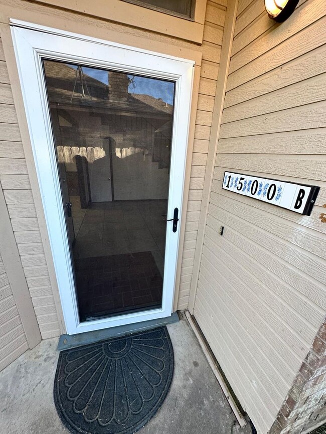 property at 1500 N Grant Dr