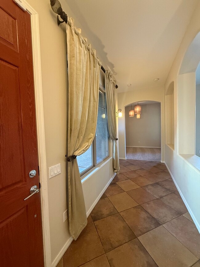 8646 N Crosswater Loop in Tucson, AZ - Foto de edificio - Building Photo