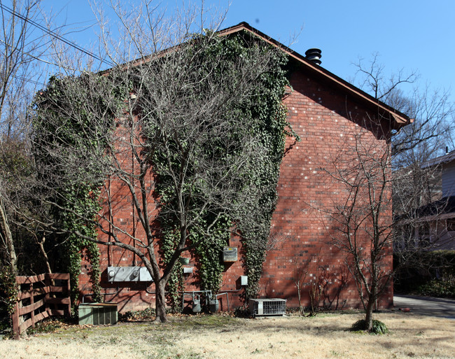 115 S Mendenhall St in Greensboro, NC - Building Photo - Building Photo