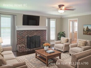 5521 W 98th Pl in Overland Park, KS - Building Photo - Building Photo