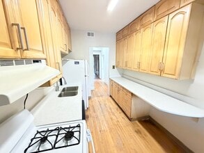 5674 N Ridge Ave in Chicago, IL - Building Photo - Building Photo