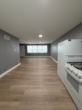 5802 Fleetwing Dr in Levittown, PA - Foto de edificio - Building Photo