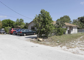 200 NW 7th St in Pompano Beach, FL - Foto de edificio - Building Photo