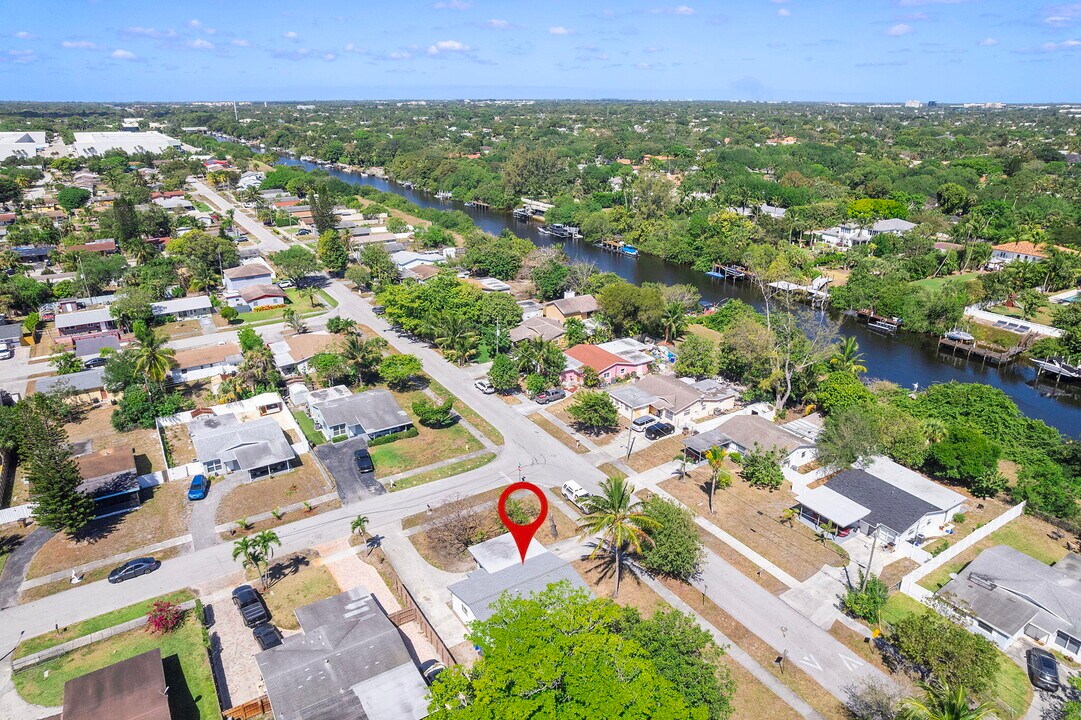 714 NW 1st Way in Deerfield Beach, FL - Building Photo