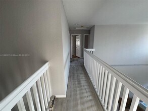 1365 Canary Island Dr in Weston, FL - Building Photo - Building Photo