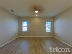 6715 Castle Green Pl in Zephyrhills, FL - Building Photo - Building Photo