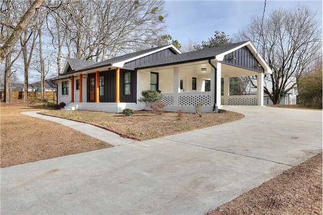 574 Grayson Pkwy in Grayson, GA - Foto de edificio - Building Photo