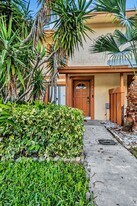 7743 Balboa St in Sunrise, FL - Building Photo