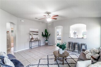 18319 Bandelier Dr in Pflugerville, TX - Building Photo - Building Photo