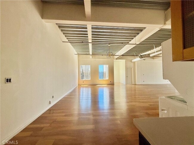 312 W 5th St, Unit 1206 in Los Angeles, CA - Building Photo - Building Photo