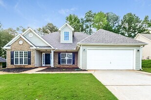 192 Revolutionary Dr in Hampton, GA - Building Photo